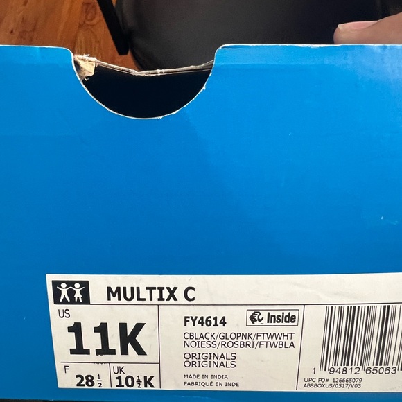 Adidas - Picture 4 of 4